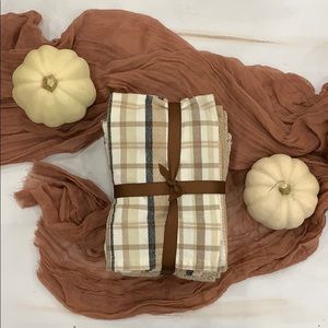 Cute set of 6 kitchen hand towels